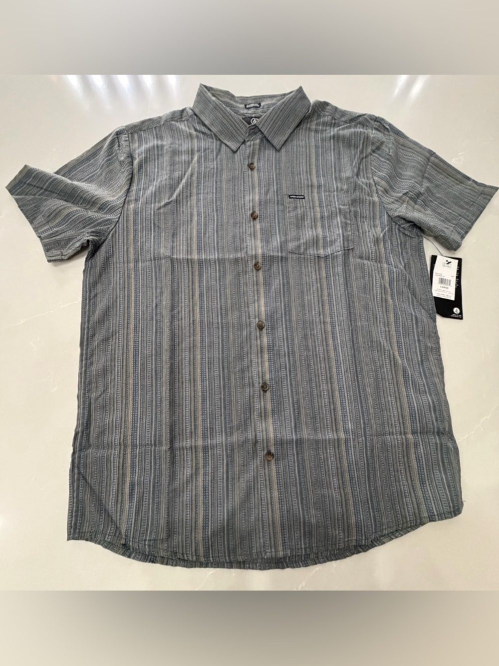 New Volcom Men's Blue Gray Striped Classic Fit Short-Sleeve Button-Up Shirt, L